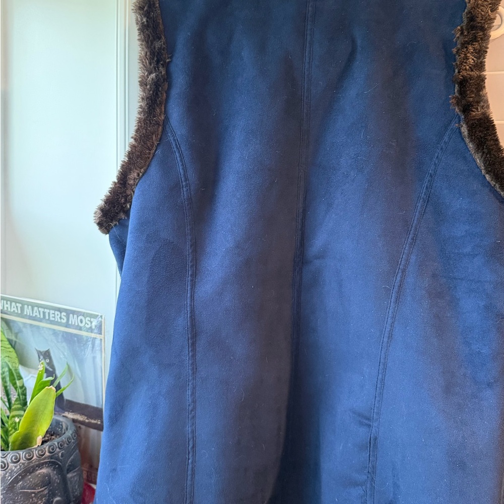 Women's Blue Faux Fur Lined Vest - Picture 5 of 6